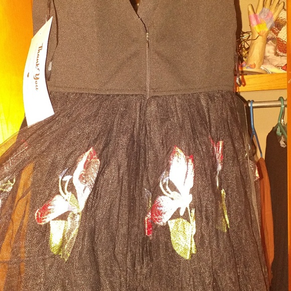 Black embroidered prom dress - Picture 4 of 5